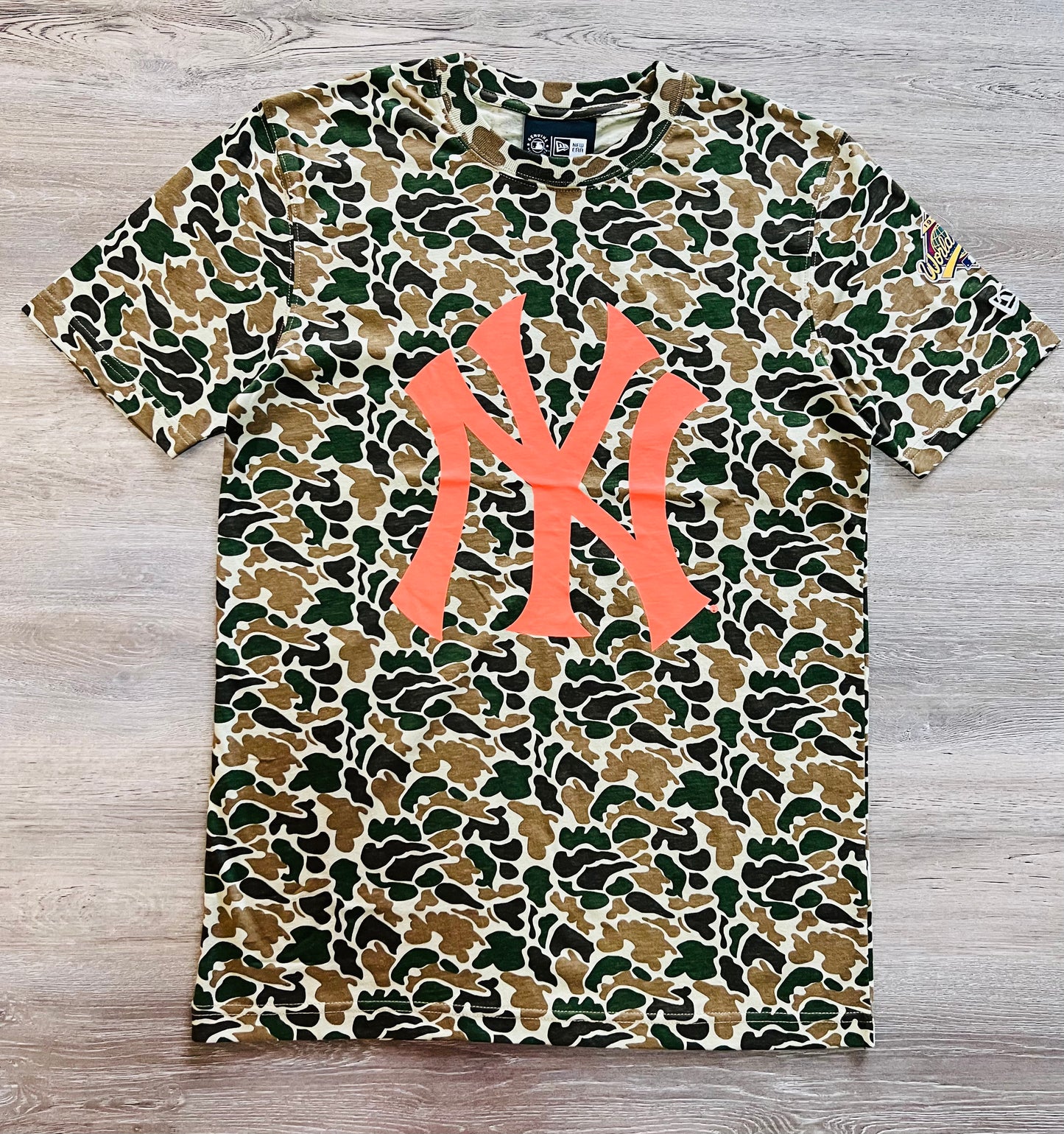New Era x MLB NY Yankee Tee